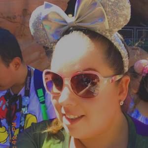 Meet your Posher, Elizabeth